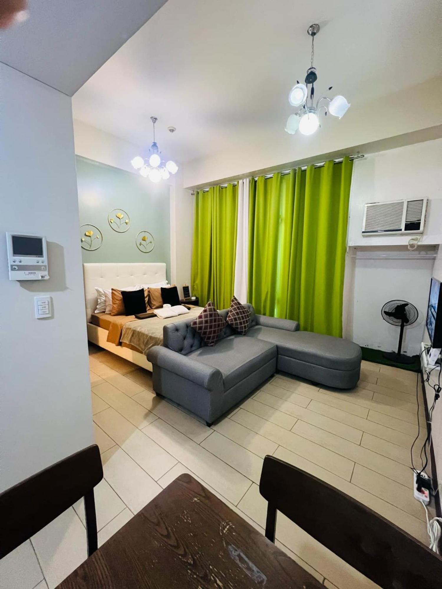 One Palm Tree Villas Condominium - Studio 2Nd Fl With Balcony - Across Terminal 3 Airport Пасай Экстерьер фото